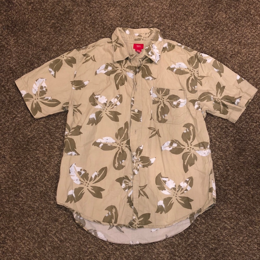NWOT Hawaiian button up for men, size medium!
